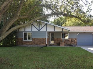 605 Meadow Trce, Deerfield, WI 53531