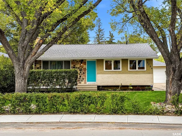 2704 5th Avenue N, Regina, SK S4R 0S7