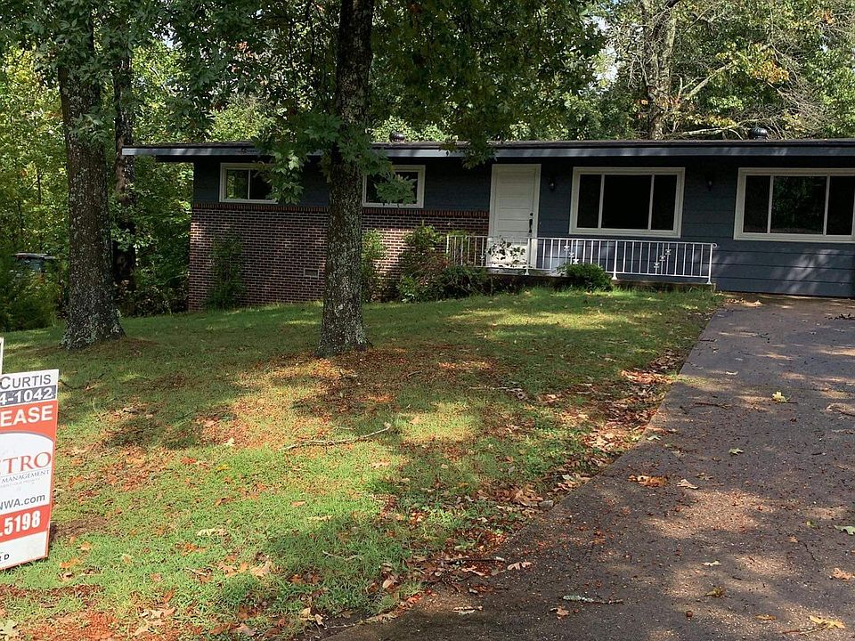 1st image of 2 Powick Ln
