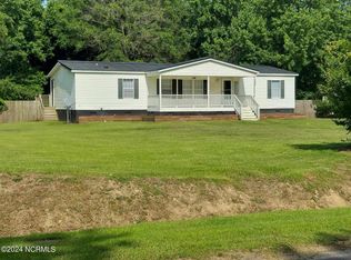 1383 Moore Town Rd, Rocky Point, NC 28457