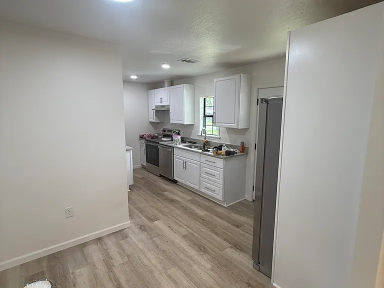 405 E 5th Ave — Photo 3