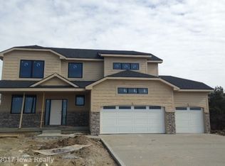 14800 Goldenrod Cir, Urbandale, IA 50323