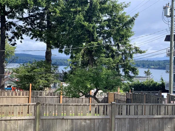 901 Dogwood St, Campbell River, BC V9W 2Z2