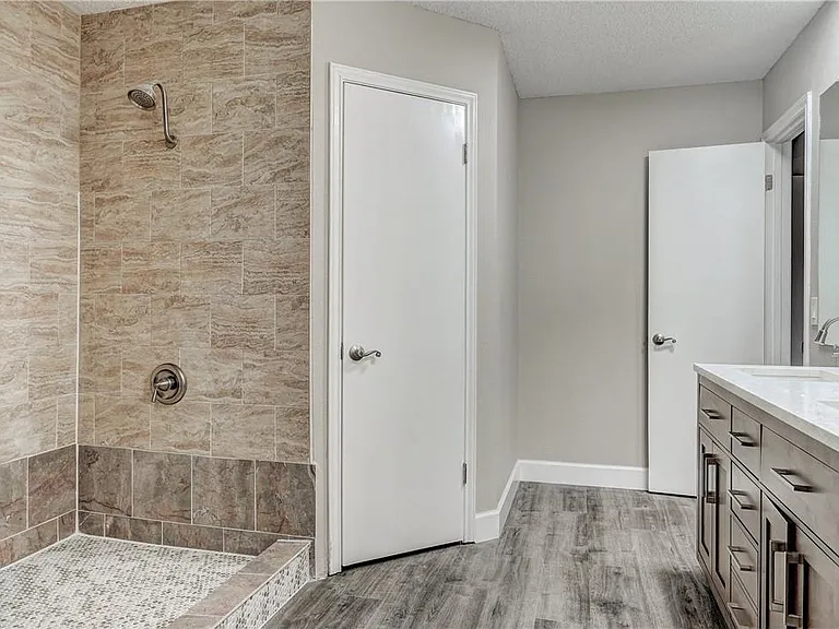 6009 Avery Island Ave — Photo 22