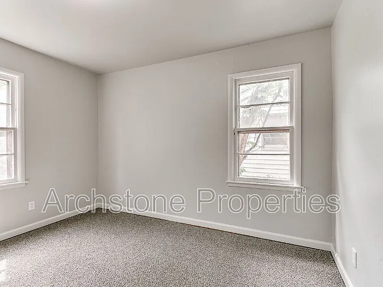 2312 Mustang St — Photo 35