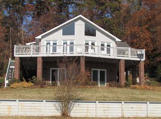 841 Victoria Ln, Hickory, NC 28601