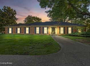 2409 Chattesworth Ln, Old Brownsboro Place, KY 40242