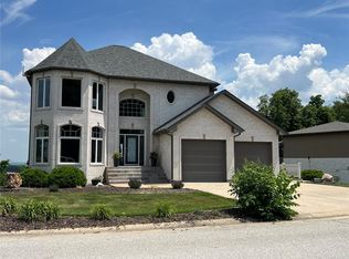 124 El Rancho Dr, Hannibal, MO 63401