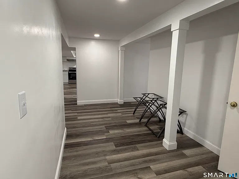 96 Neill Dr — Photo 7