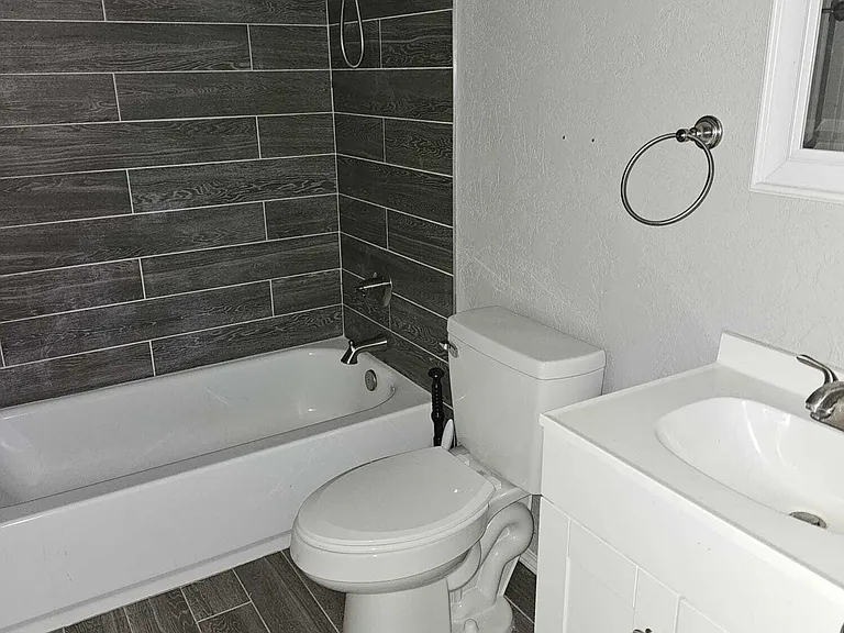 816 NW Arlington Ave — Photo 10