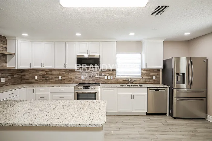 3555 Barbizon Ct — Photo 9
