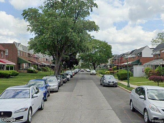 Exterior Neighborhood (street photo)
