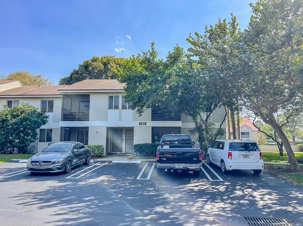 103 Gardens Dr APT 204