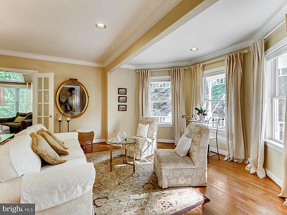 5th image of 9 Victoria Green Ct
