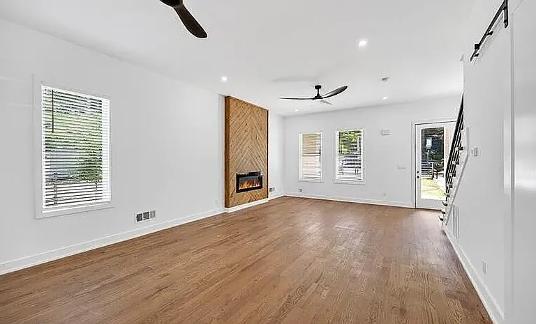 985 McDaniel St SW — Photo 13