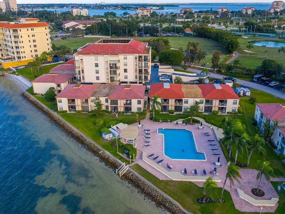 6051 Sun Blvd #106