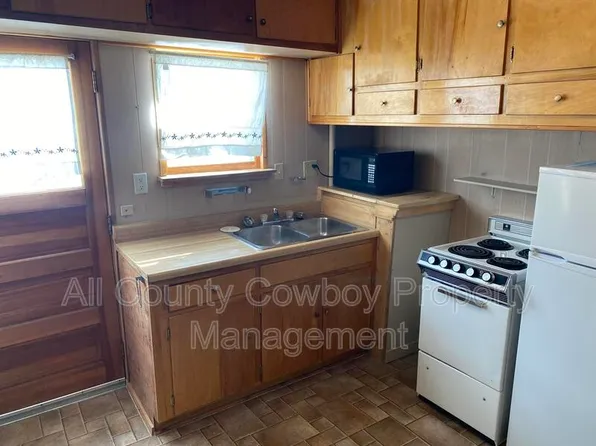 1 Pine St, Centennial, WY 82055