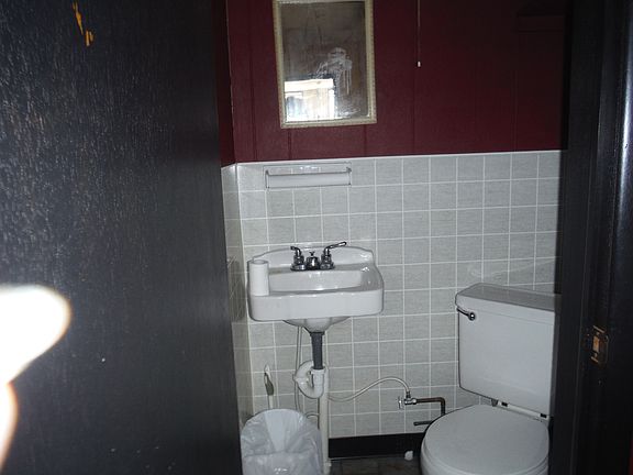 5th image of 701 G Ave