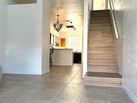 4th image of 3901 SW 20th Ave APT 107