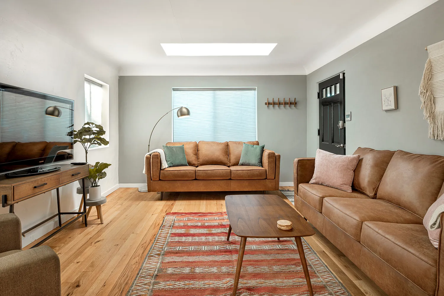 2 bed, 1000 sqft, $2,800 — Photo 1