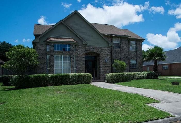1st image of 6130 Sheridan Oaks Dr