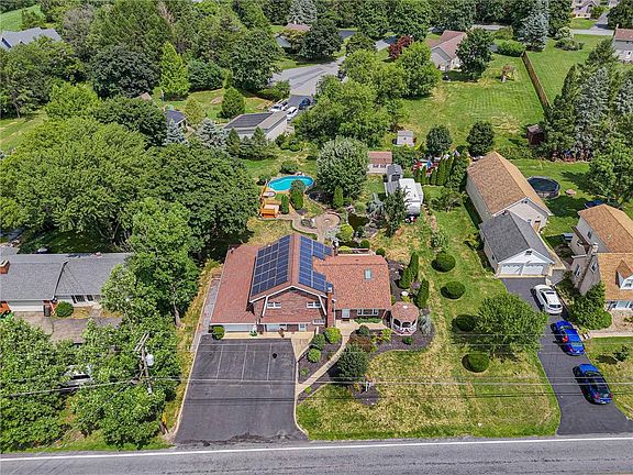 2nd image of 172 Grouse Dr