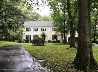 8 Shadowstone Ln, Lawrence Township, NJ 08648