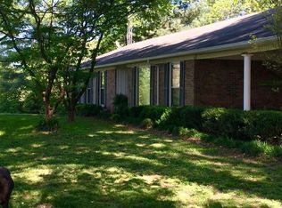 204 W Point Rd, Lawrenceburg, TN 38464