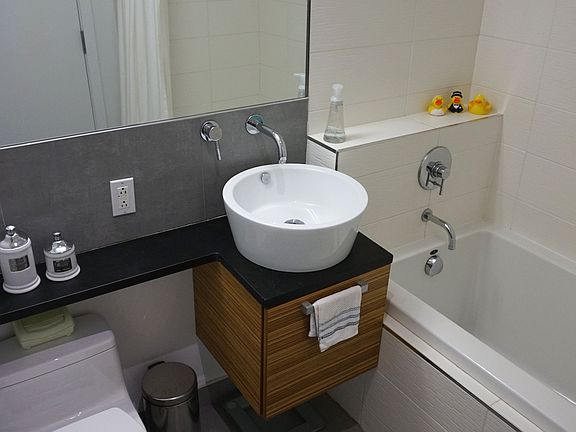 5th image of 317 16th St APT 1A