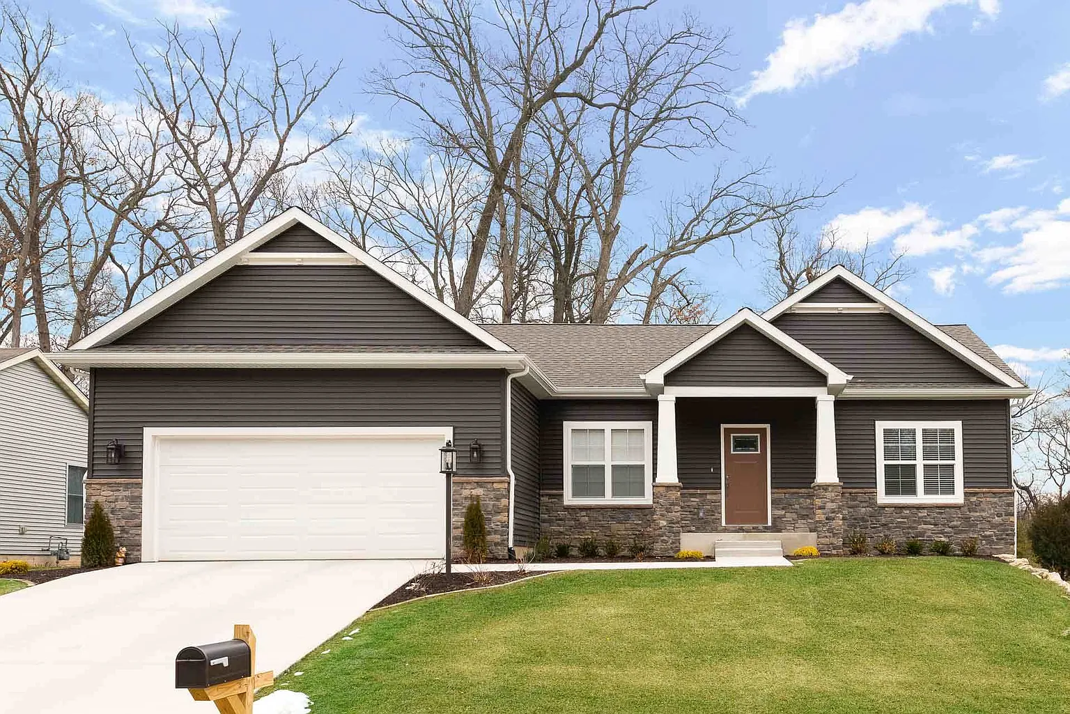26947 Marshall Dr N photo 1