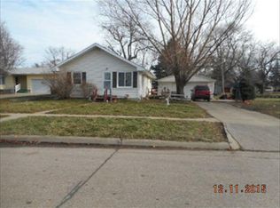 2016 Dewey St, Sioux City, IA 51109