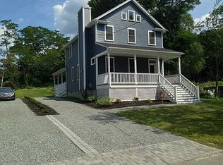 42 Antony Ave, Bristol, RI 02809