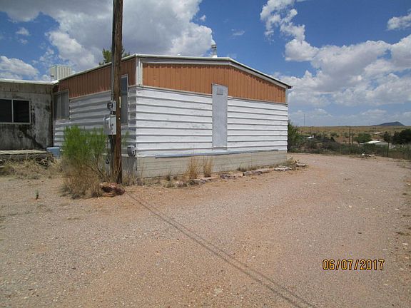 2nd image of 2580 E Cowan Ln
