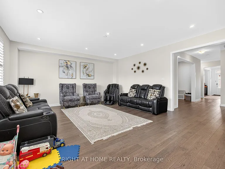 91 Monteith Dr — Photo 9