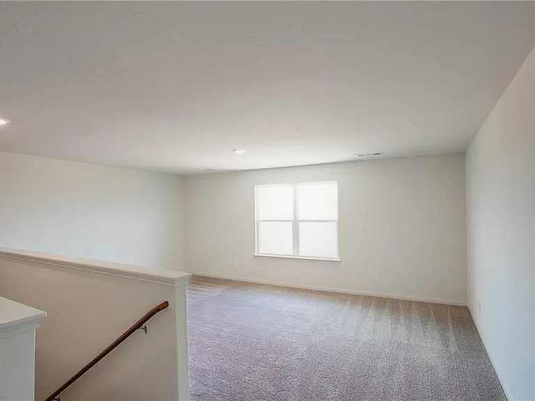 1004 Riverdale Cv — Photo 13