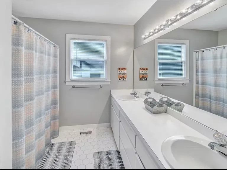 6109 Gainsborough Dr — Photo 18