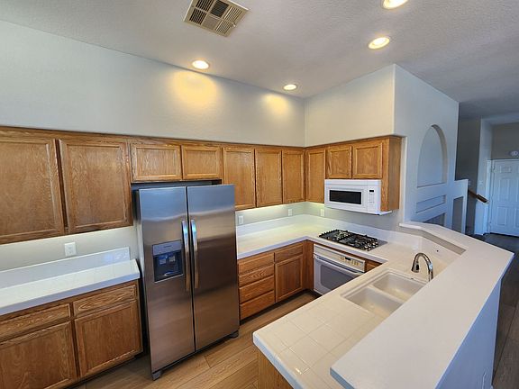 3rd image of 11952 Cypress Canyon Rd Unit 3