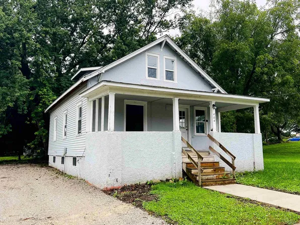 404 E Clark St, Fayette, IA 52142