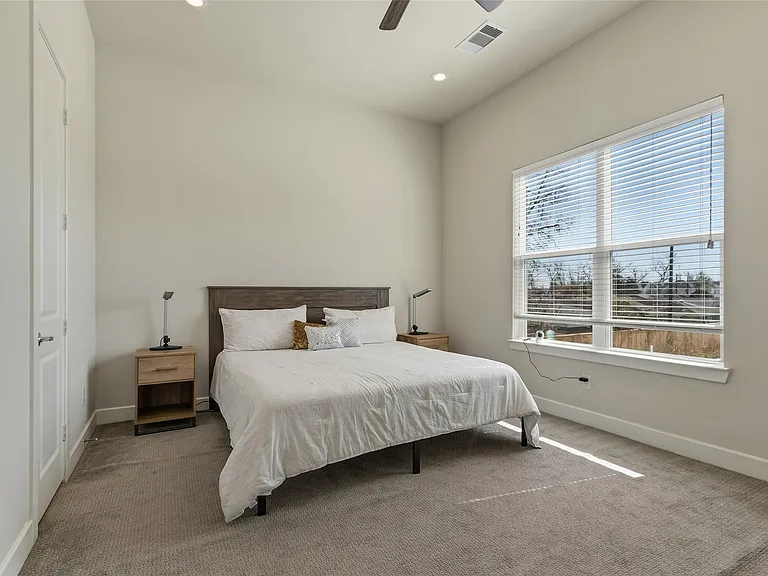 126 Knightsbridge Park Ln — Photo 9