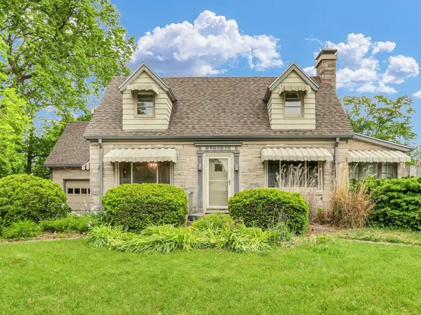 902 W William St, Champaign, IL 61821