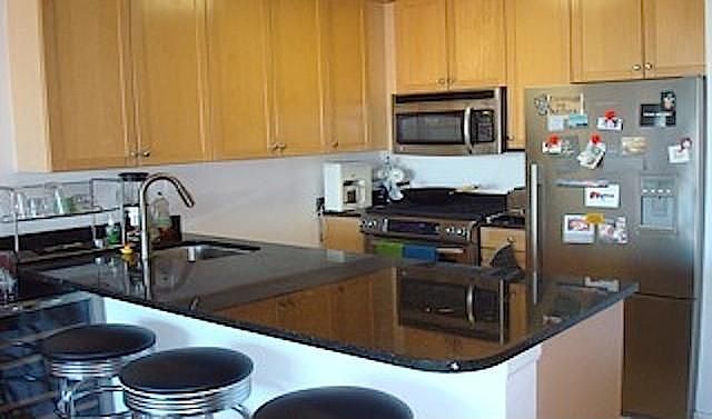 2nd image of 300 Elizabeth St