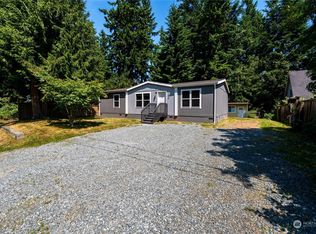 7925 San Juan Ave, Clinton, WA 98236