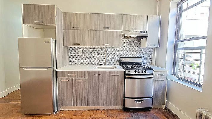 1st image of 2100 Westbury Ct APT 4M