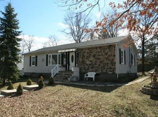 7 Major Rd, Elizaville, NY 12523