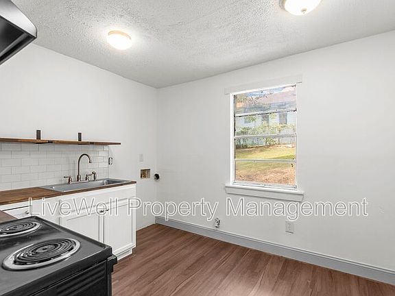 4th image of 2608 20th Ave N APT 3