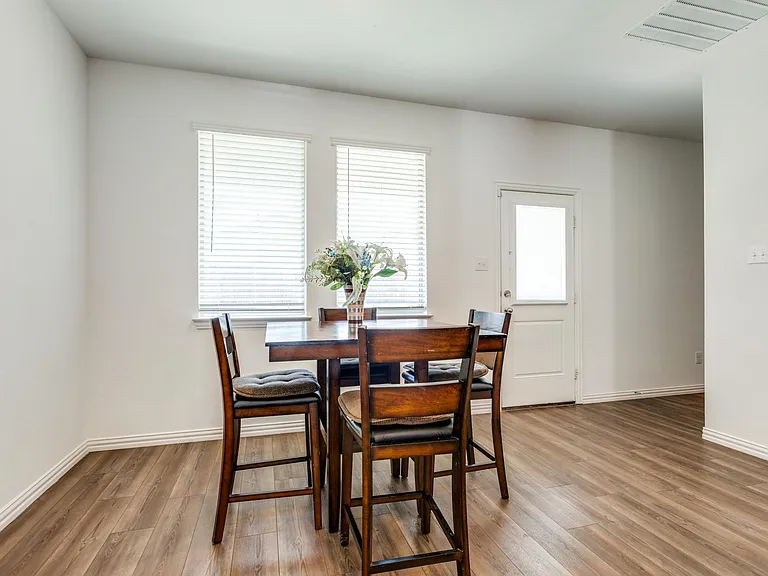 507 Saffron St — Photo 11