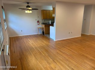 94 Stonehurst Blvd APT E, Freehold, NJ 07728