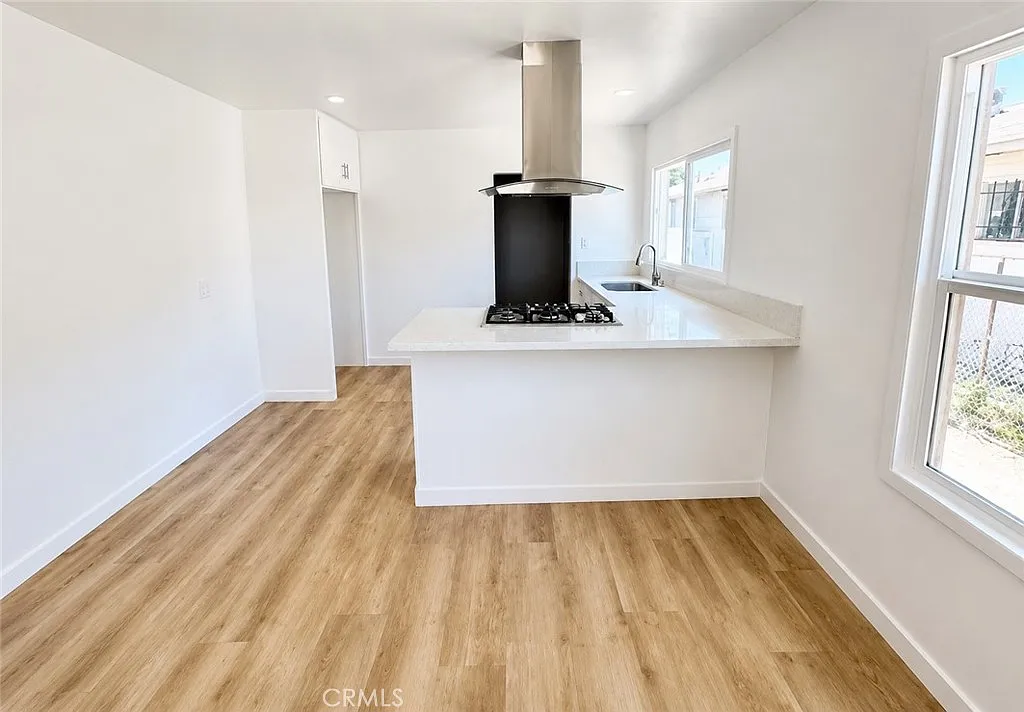 1 bed, 1184 sqft, $2,000 — Photo 4
