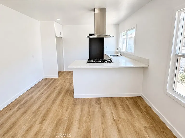 924 E Lanzit Ave — Photo 4