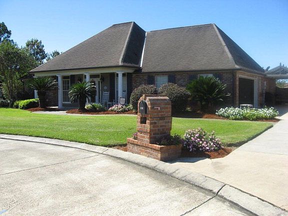 2nd image of 124 Ellington Dr